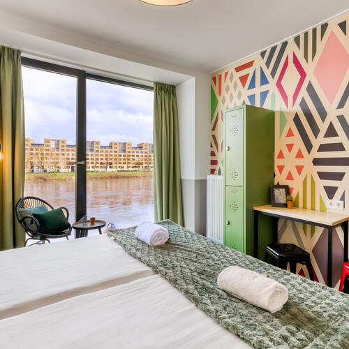 Beukende Snel Pluche pop Hostel Maastricht, uniek gelegen aan de Maas | Stayokay